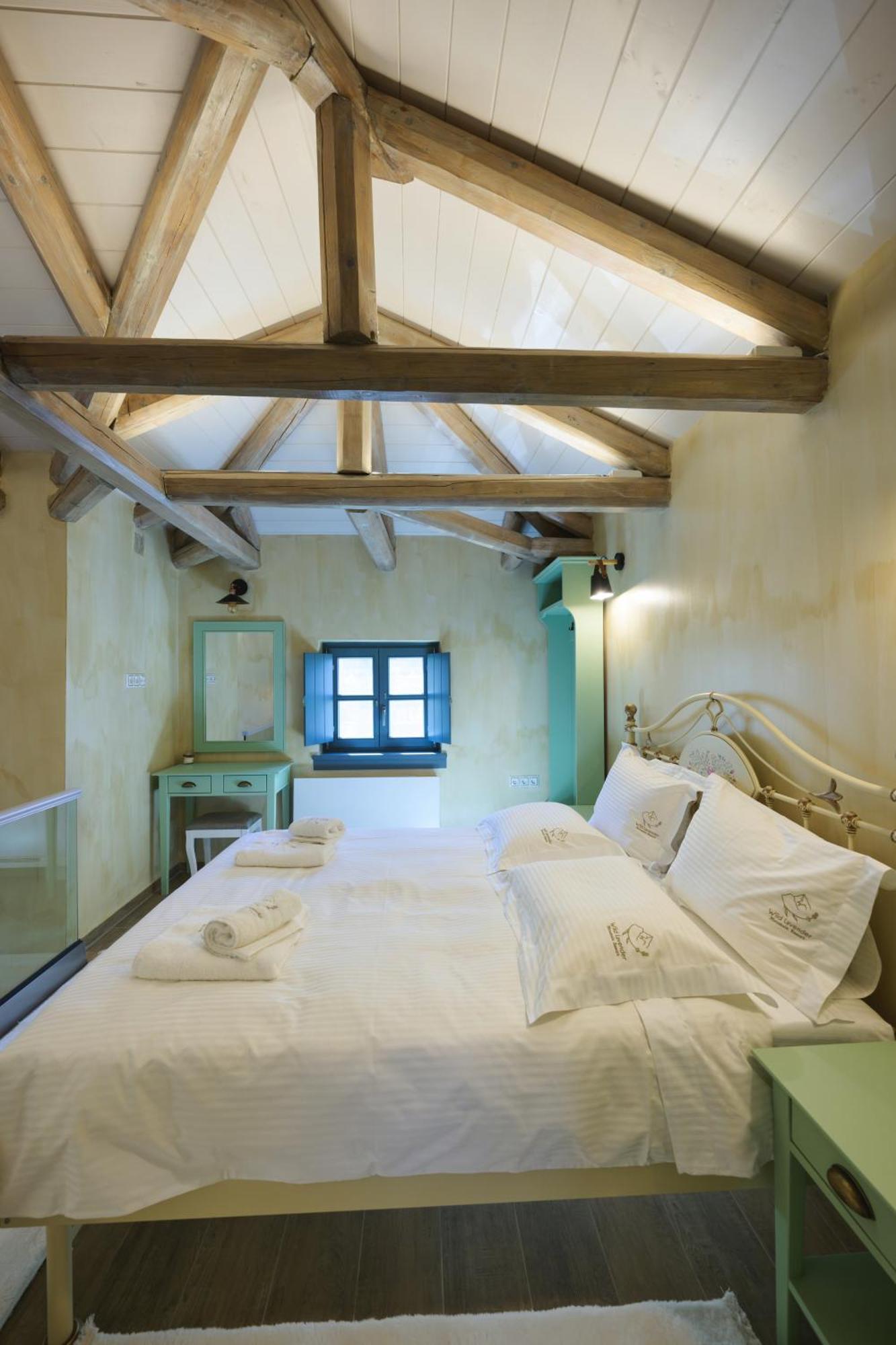 Wild Lavender Mountain Villa Papigko